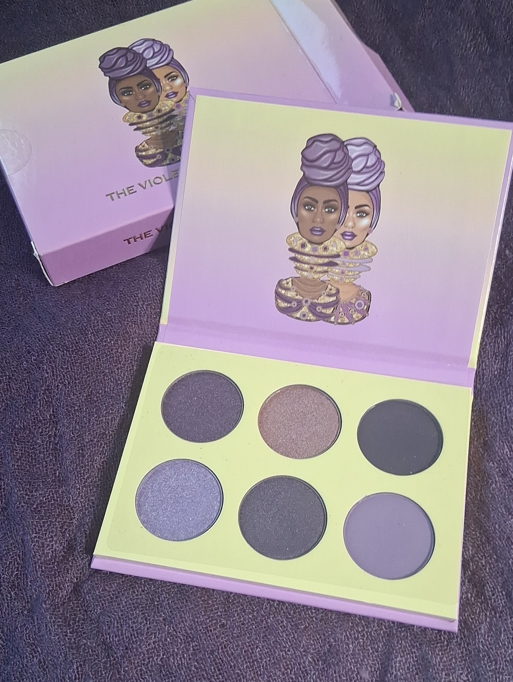 The Violets By JUVIA'S Eyeshadow Palette